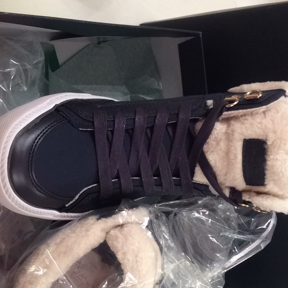 5**Just Reduced Tommy Hilfiger Suede Sneakers - Picture 4 of 5